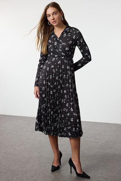 Trendyol Collection Πολύχρωμο φλοράλ στάμπα - Πλισέ φούστα και διπλό πλεκτό φόρεμα με λαιμόκοψη TWOAW25EL00463