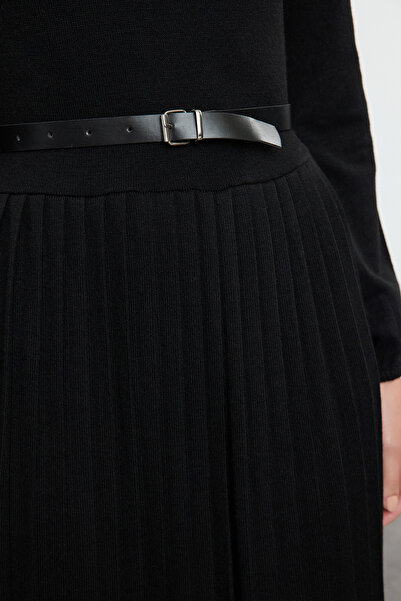 Edit by Trendyol Μαύρη ζώνη φούστα πλισέ μακρύ πλεκτό φόρεμα TEDAW25EB00012