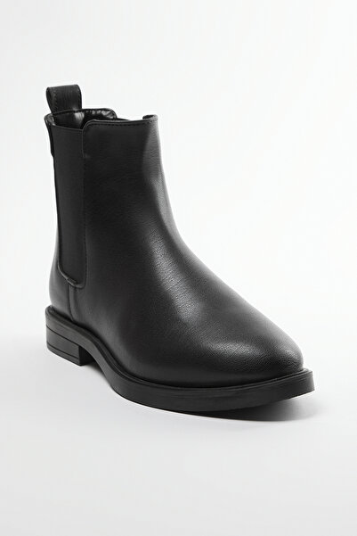 TRENDYOL SHOES Černé elastické krátké dámské boty Chealsea na plochém podpatku 
 Takaw25Bo00019