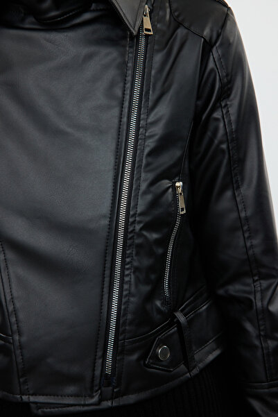 Edit by Trendyol Černá motorkářská bunda z umělé kůže - Regular Fit Tedaw25Mo00001