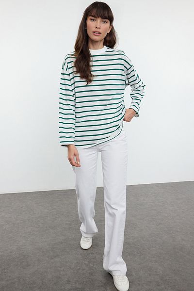 Trendyol Collection Grün gestreiftes Oversize-Sweatshirt mit Rundhalsausschnitt - TWOAW23SW00326