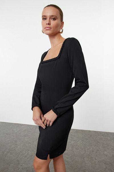 Trendyol Collection Μίνι μαύρο φόρεμα με τετράγωνο γιακά - Πλεκτή λεπτομέρεια, γραμμές σώματος που αποκαλύπτουν Twoaw25el00331