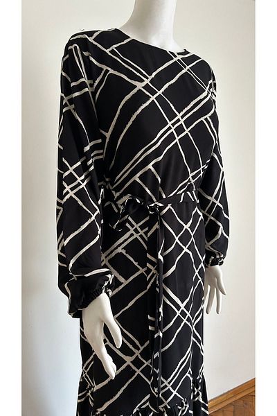 GİZGİYİM Black and White Patterned Viscose Frilled Hijab Dress Plus Size