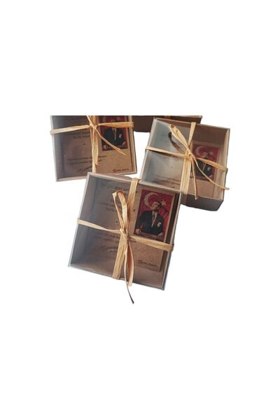 cacatasarım Atatürk ve Türk Bayraklı Yaka Rozeti Broş Metal Gold 2'li  29 Ekim Cumhuriyet Bayramı Kartlı Kutulu