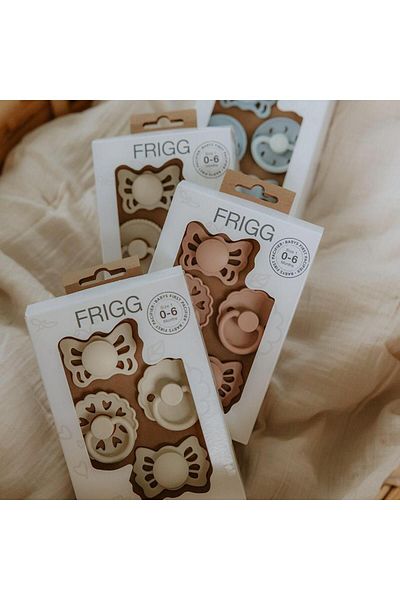 Frigg Baby's First Pacifier Set - Floral Heart - Cream