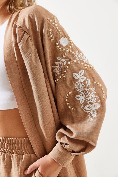 Bianco Lucci طقم نسائي من الكتان بتفاصيل مطرزة من الأعلى إلى الأعلى MBMS017 60501017