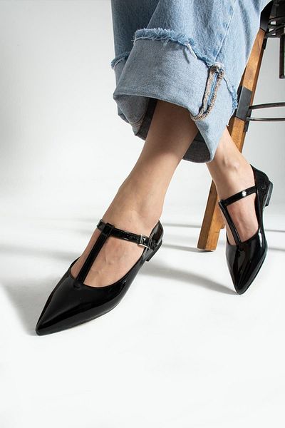 Glenz Women's Buckle Pointed Toe Ballerina Shoes TS1166