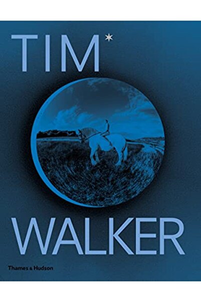 Hachette تيم ووكر يصوب نحو القمر