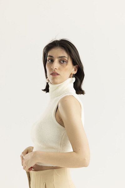 Lefon High-Rise Zero Sleeve Sweater