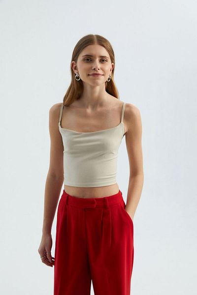 Hiccup Λεπτό λουράκι Cami Top με λεπτομέρεια στην πλάτη