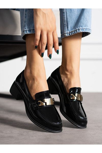 Alemdar Shoes Черни дамски мокасини от лачена кожа - с катарама