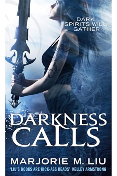 Hachette Distribution الظلام يدعو هنتر قبلة