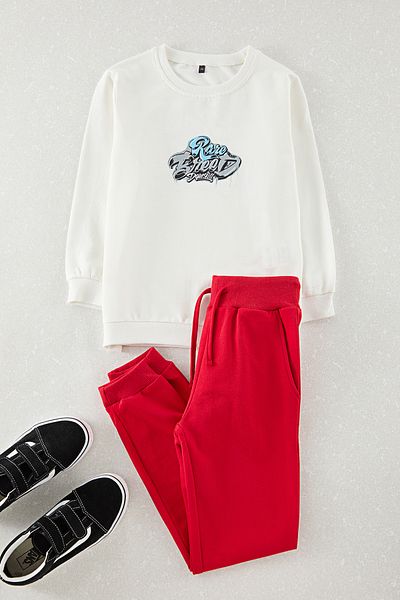 TRENDYOLKIDS Fehér-többszínű fiú szlogen 4 db-os pulóver tréningruha Kötött alsó-felső öltöny TKDAW25AU00091