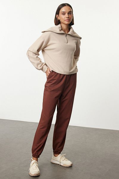 Trendyol Collection Braune, dünne Jogginghose aus Strick - Twoaw22Ea0041
