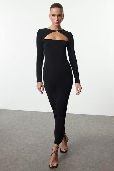 Trendyol Collection Schwarzes, ausgeschnittenes, gestricktes, stilvolles Abendkleid für die Nacht und den Abschluss