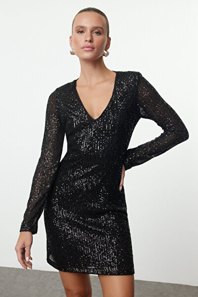 Trendyol Collection Černé přiléhavé flitrové pletené krátké stylové večerní šaty noční šaty pro návrat domů TPRAW25EL00140