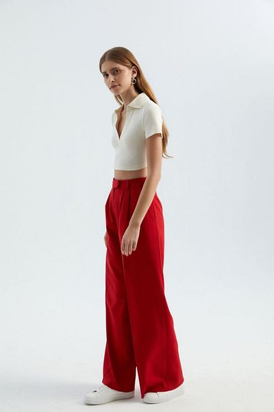 Hiccup Polo Crop Top - V λαιμόκοψη