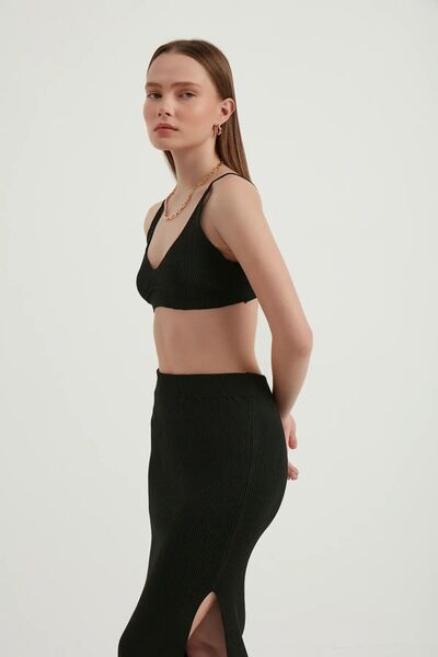 Hiccup V-подібний кроп-топ і максі-спідниця з високою талією та розрізом збоку - 2 предмети