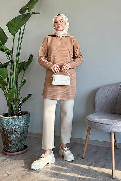 InStyle Pulover din tricotaj Camel cu nervuri - Gât subțire