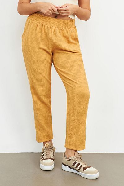 Curly MUSTARD TEXTURED PANT