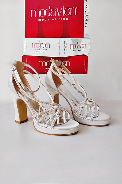 Modavien Pantofi de dama argintii 10 cm satin stone cu platforma
