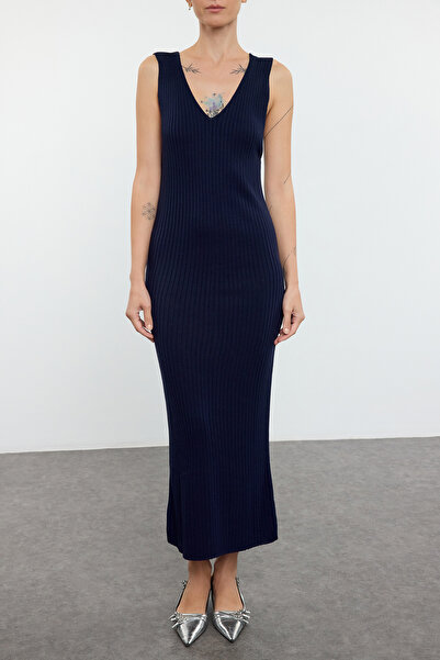 Edit by Trendyol Námořnicky modré maxi pletené šaty s copánky – detail z kamene, cardigan Tedaw25El00018