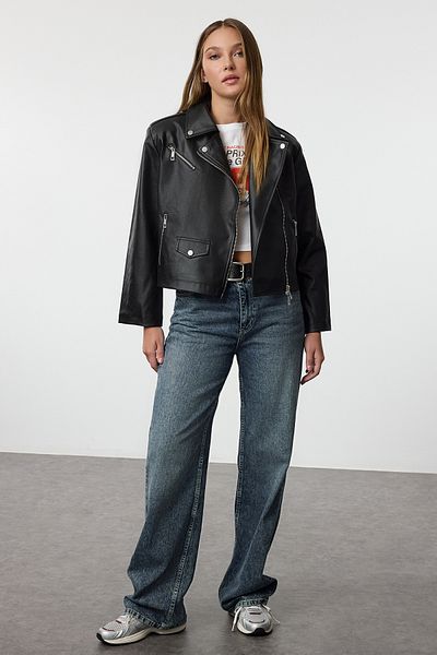 Trendyol Collection Černá motorkářská bunda z umělé kůže - Regular Fit TWOAW25MO00072