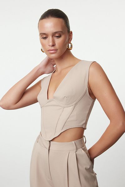 Trendyol Collection Gewebtes Bustier mit V-Ausschnitt und Steinkorsett-Optik TPRAW23BS00032
