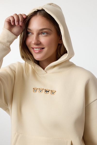 Trendyol Collection Oversize Embroidered Kangaroo Pocket Fleece Knitted Sweatshirt - Light Stone Twoaw25Sw00244