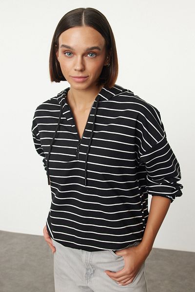 Trendyol Collection Суичър с черни райета с качулка - Twoaw25sw00274