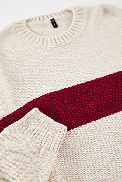 Trendyol Collection Μπεζ πλεκτό πουλόβερ με κανονικό λαιμόκοψη αντίθεση χρωμάτων TMNAW25KZ00014