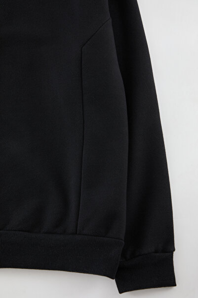 Trendyol Collection Black Oversized /Wide Cut Stitch Detail Basic Sweatshirt Tmnaw25Sw00130