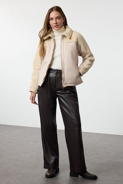Trendyol Collection Plyšová detailní ecru semišová bunda - Regular Fit Twoaw25Mo00182