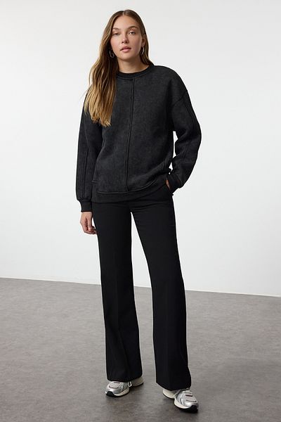 Trendyol Collection Черен плетен суичър с плътна вътрешна част от полар - античен/блед ефект, нормална кройка Twoaw24Sw00270