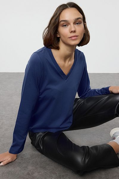 Trendyol Collection Pletené tričko Saks Colorful Basic s dlouhým rukávem a výstřihem do V – 100% bavlna Twoaw21Ts0099