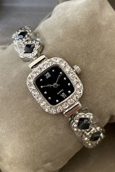 Leerybee Vintage Women's Wristwatch with Stone Detail - Ns-01