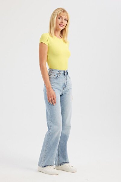 Hiccup Short Sleeve Crew Neck Cross Back Crop Top