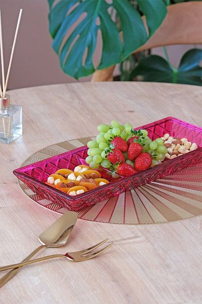 Glore Pink Compartmented Boat Plate