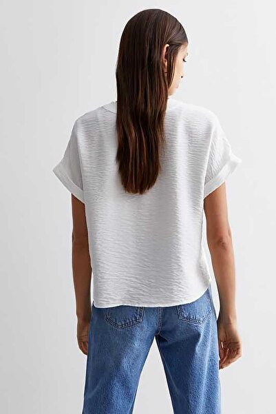 Seeh Λευκό κοντομάνικο πουκάμισο με λαιμόκοψη V - Sh156