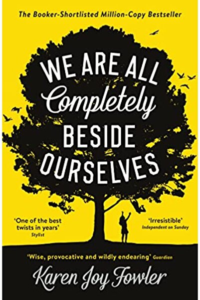 Hachette Distribution "نحن جميعا بجانب أنفسنا تماما" ضمن القائمة المختصرة لجا...