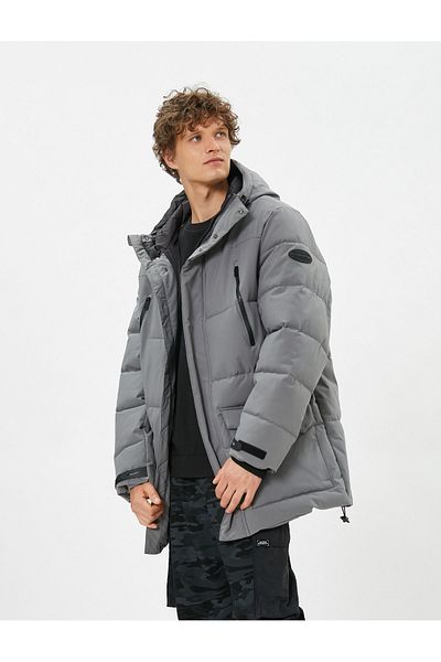 Koton Pufferjacke mit Kapuze, Reißverschluss, Taschendetail und Druckknöpfen