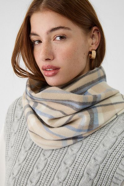 Stradivarius وشاح متقلب