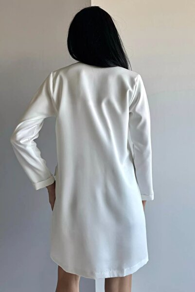 GÜLSELİ Λευκό μπουφάν με στρώσεις μανικιών