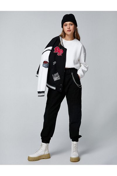 Koton Jogger-Hose aus Gabardine mit Kettendetail, Taschen und elastischem Bund