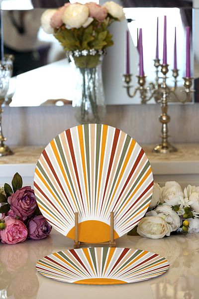 Realhomes 2-Piece Sun and Colorful Rays Special Design Digital Printed Decorative Round Plate & Placemat