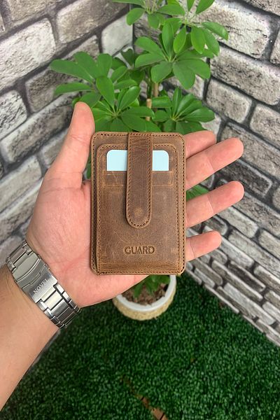 GUARD Crazy Vertical Tan Leather Card Holder