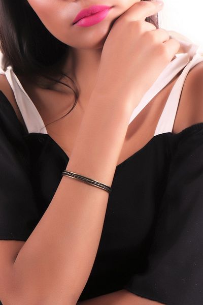 LABALABA Women's Antique Yellow Plated Knitted Textured Adjustable Bracelet