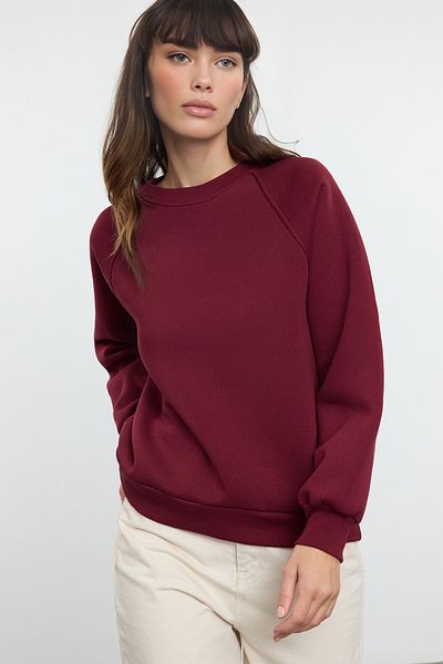 Trendyol Collection Weinrotes Strick-Sweatshirt – bequeme Passform, Rundhalsausschnitt, Raglanärmel TWOAW24SW00104