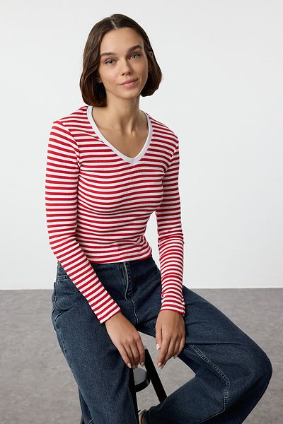 Trendyol Collection Bluză crop cu dungi roșii, elastică, cu decolteu în V, mânecă lungă TWOAW24BZ00243