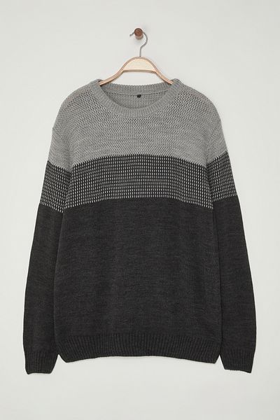 Trendyol Collection Plus Size Gray Knitwear Sweater - Slim Fit, Crew Neck, Color Block Tmnaw25An00002